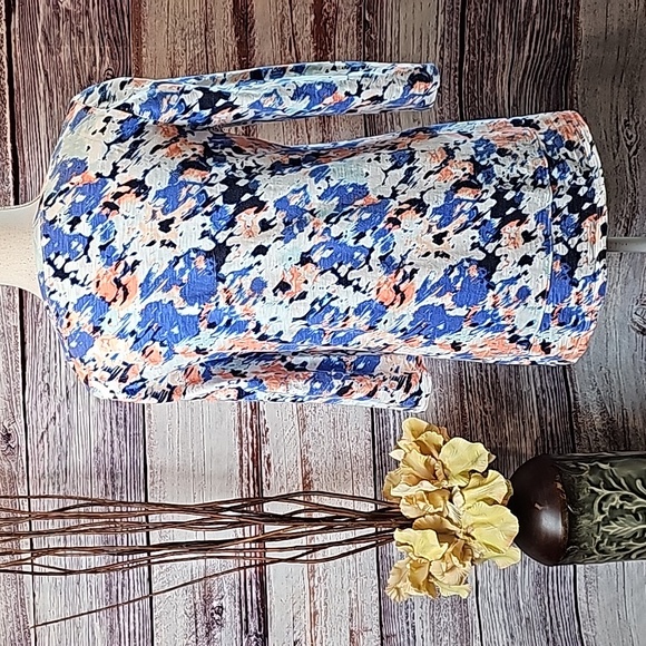 CHICO'S ABSTRACT COTTON-BLEND CROSSOVER SLUB TEE - Picture 5 of 10